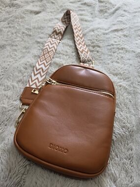 DIOMO Tan Cognac Crossbody Bag with Patterned Strap